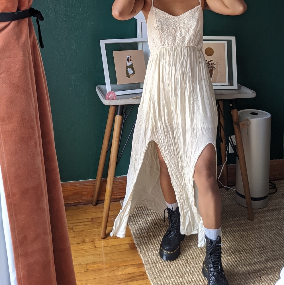 Cream linen flowy dress